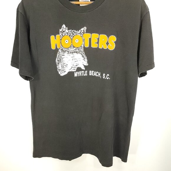 Vtg Hooters Myrtle Beach SC Graphic T-Shirt Men's Large Black Distressed USA - Picture 2 of 14